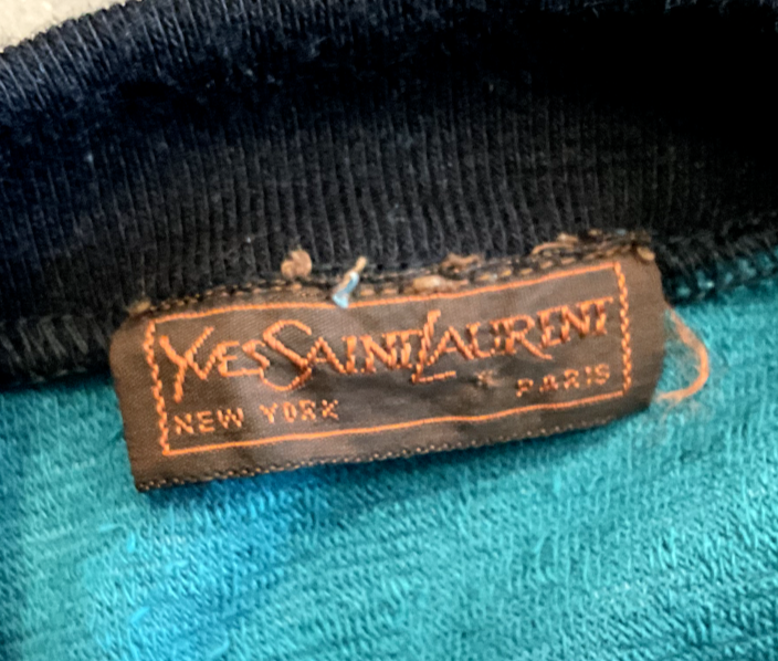Felpa designer Yves Saint Laurent anni 80 velluto verde acqua con logo sulla manica