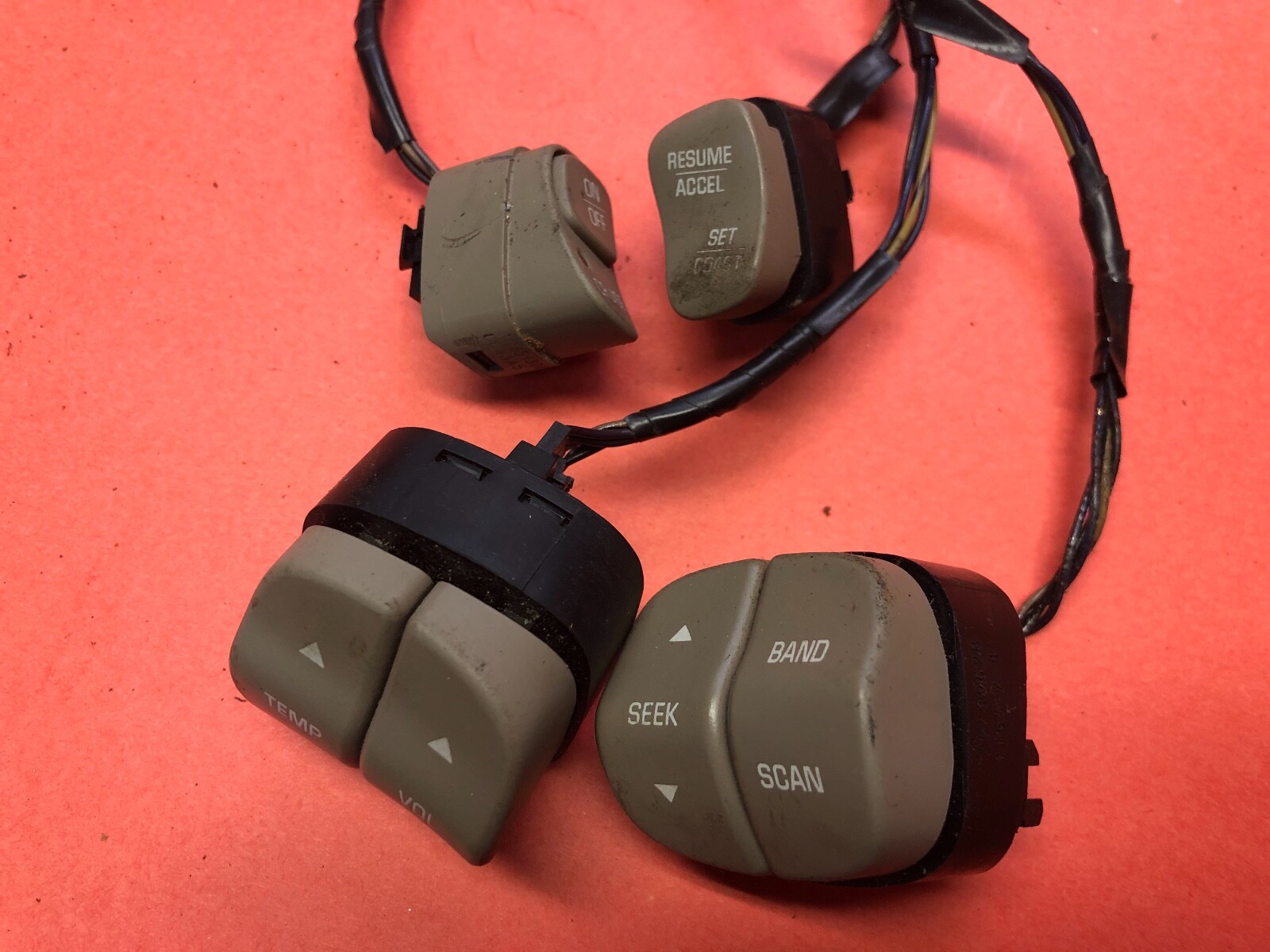 20002005 BUICK LESABRE STEERING WHEEL CRUISE & RADIO SWITCH FUNCTIONS