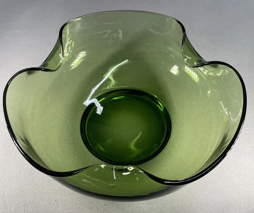 Vintage MCM Anchor Hocking Avocado Green Glass Ruffled Edge Pinched Bowl 9.5”