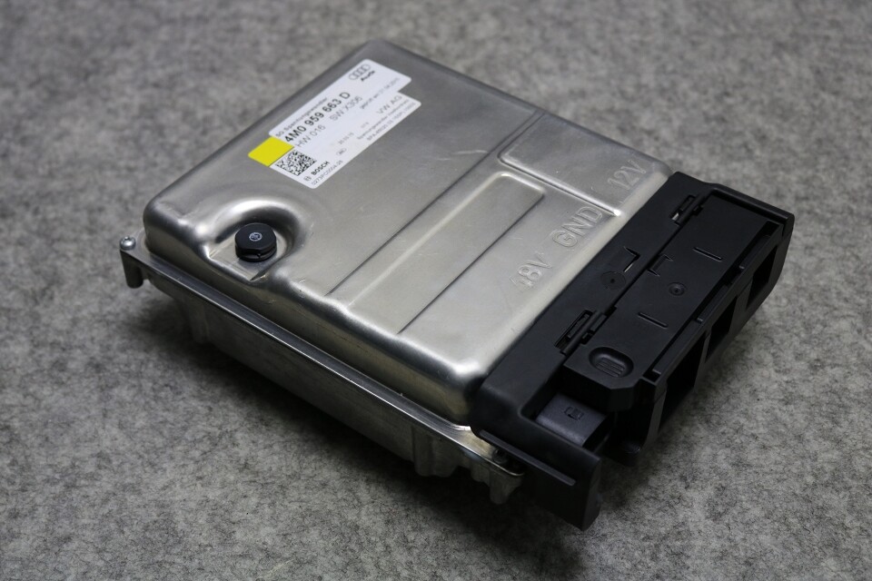 Original Audi Q7 4M Spannungswandler 4M0959663D Wandler voltage