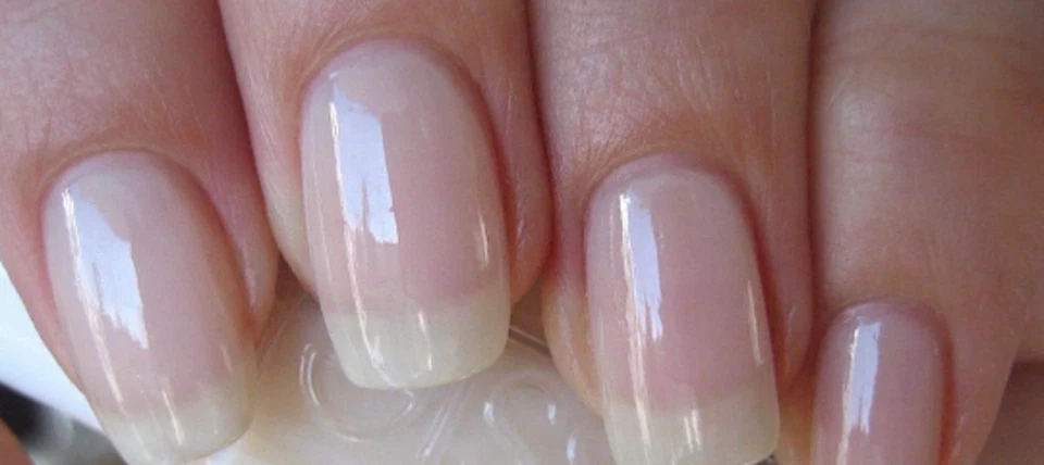 Smalto unghie lunga durata lucido trasparente rinforzante resistente Effetto Gel - Immagine 4 di 4