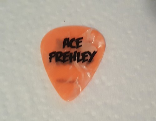 Richie Scarlet Guitar Pick Ace Frehley - Picture 2 of 2
