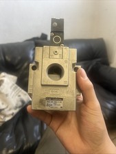 SMC VG342-5DZ-06NA-Y Pilot Poppet Solenoid Valve 3-Port 24VDC