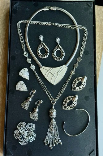 BEAUTIFUL 8 Piece VINTAGE SILVER TONE DESIGNER JEWELRY LOT TRIFARI PARK LANE
