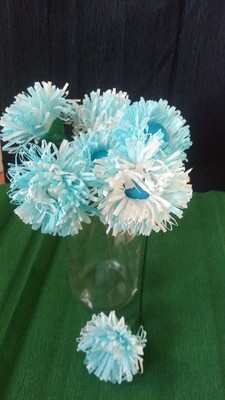 30 x  Krepprosen Krepp Papier Blumen mit Floristen Draht, 6 cm BLAU ELIT ETNO