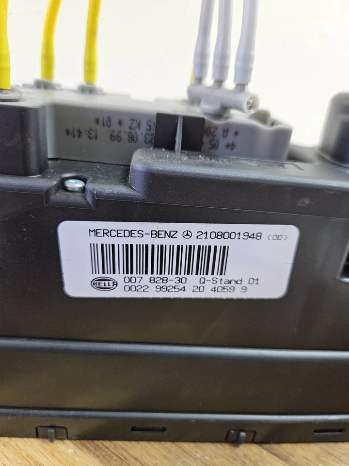 1998-2003 Mercedes Benz E320 CLK430 Central Door Locking Vacuum Pump #2108001948 - Image 2 of 4