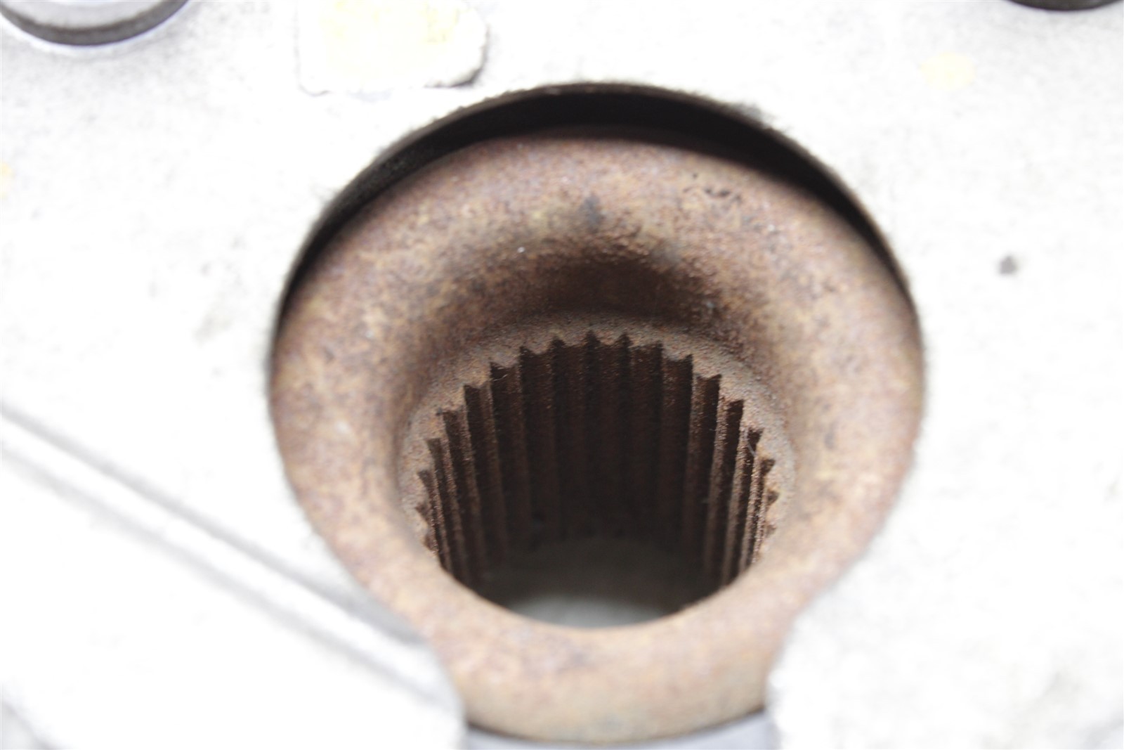 2013 Maserati GranTurismo Front Right Wheel Hub 08-13