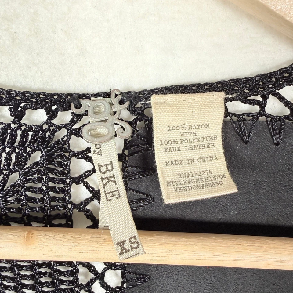 BKE 黑色钩针拼布人造皮革条纹长袖掸子开衫 XS — 第 3/4 张图片