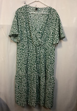 SHEIN Curve Women's  Size 3XL Green Floral Dress Short Sleeve V-Neck Pre-owned