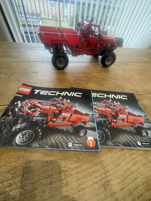 LEGO Technic pickup truck 42029 100% Complete With Box & Manuals