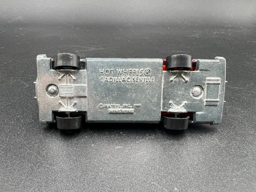 Hot Wheels Cadillac Seville Silver Blackwalls Hong Kong Shiny Base! Clean Shape - Picture 4 of 4