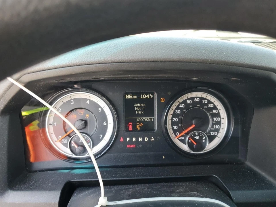 2016 RAM 1500 Fuel Filler Door 2586171 Foto 4 de 4