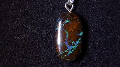 Boulder Opal Anhänger aus Winton, Australien,  16,2 Carat,  AD 7