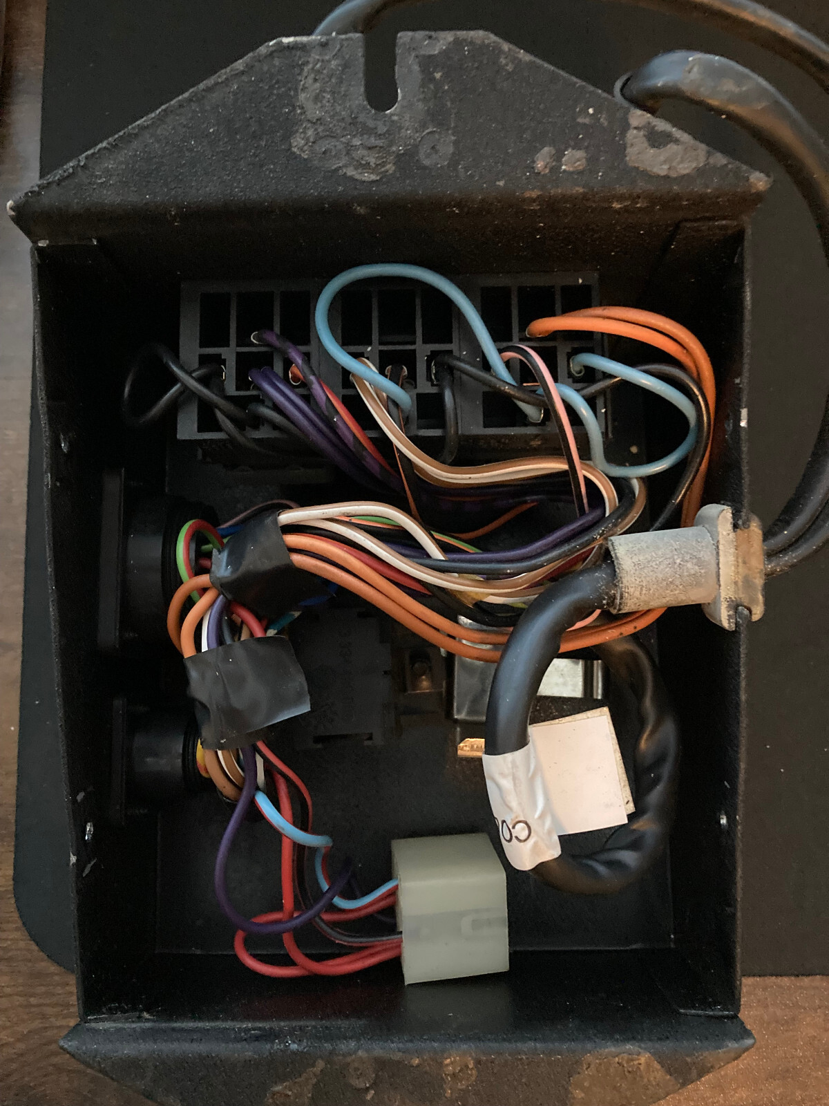 Ferrari Testarossa Relay / Fuse Box # 131209 is Oem Part out of 1990 Ts.