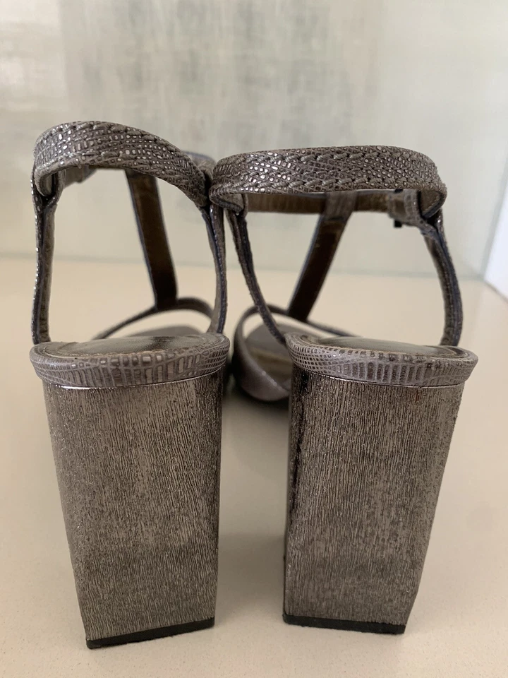 Sandalias Lanvin Metálicas Dorado Cuero Repujado Correa en T Punta Abierta Tacón Bloque 39 Foto 3 de 4