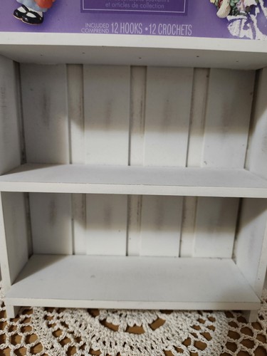 Hallmark Display Shelf For Miniature Ornaments White Fence 12 hooks - Picture 4 of 12