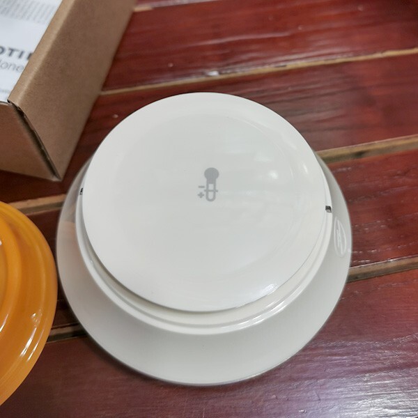 1PC FST-951H-IV BRAND NEW NOTIFIER Intelligent High-Temperature Thermal Detector