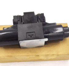 NEW DAIKIN KSO-G02-2CA-10-N Hydraulic Solenoid Valve