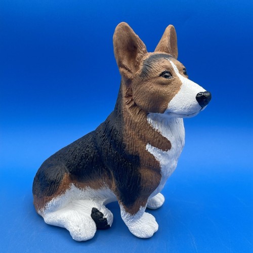VINTAGE  FIGURINE OF A PEMBROKE WELSH CORGI DOG SIGNED BY ARTIST T C SCHOCH, TRI