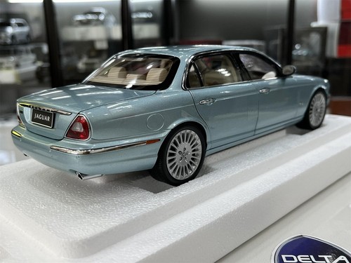 1/18 Almost Real Jaguar XJ6 (X350), In Seafrost - Picture 9 of 12