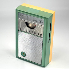 Zenith Royal 85 Transistor Radio - Model 8NT51Z8 - WORKS - NEEDS TUNER ADJUSTED