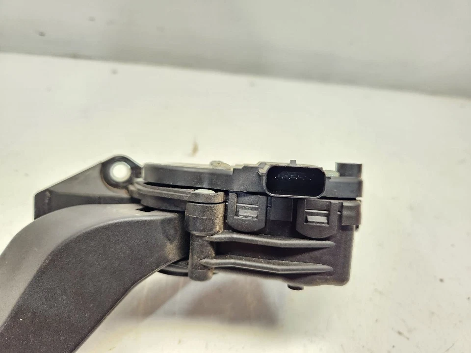 Chevrolet Silverado 2500 2007 (8,1 L/AT) pedal acelerador DBW/conducción por cable Foto 3 de 4