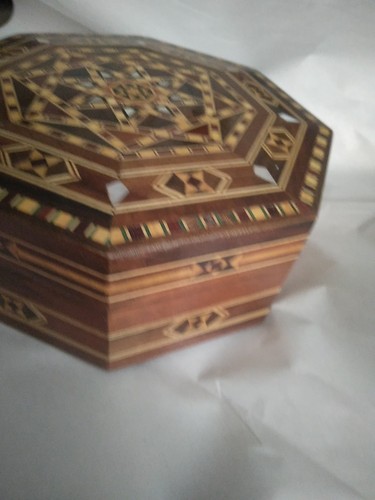 Wood Inlaid Mother Of Peal Octagon Lided Lined Lebanon Marquetry Box 7" X 7" - Picture 7 of 14