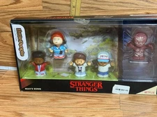 STRANGER THINGS !! MAX'S SONG LITTLE PEOPLE COLLECTOR SET NEW !! NETFLIX VECNA.