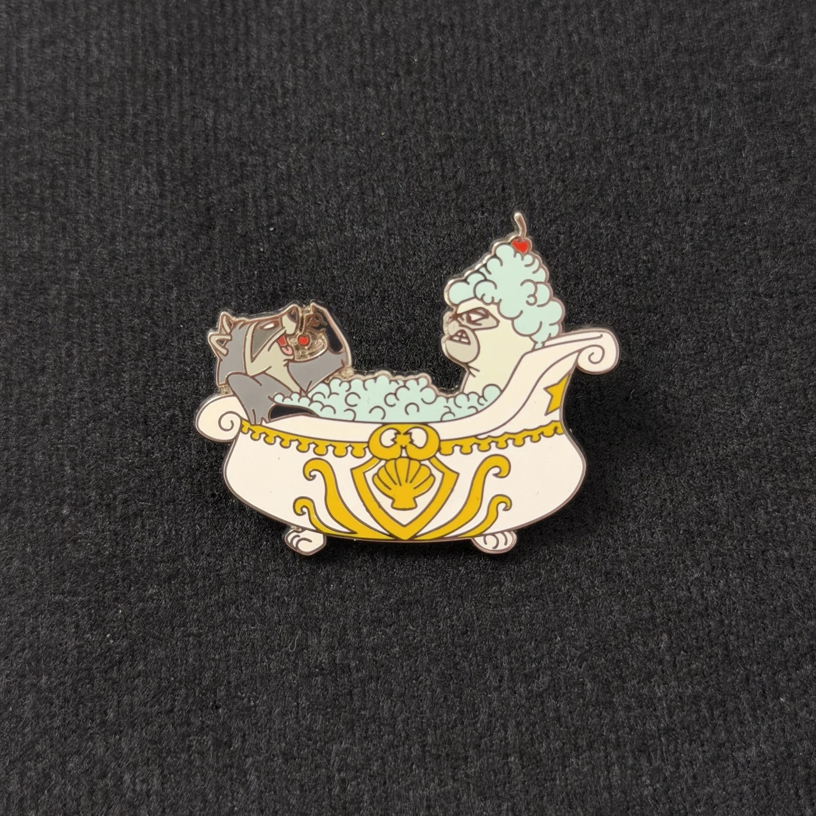 Disney Parks Pocahontas Meeko & Percy in Bathtub Pin 2021