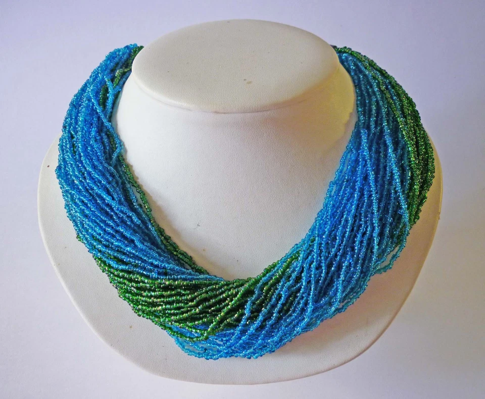 Collier multi rang bleu et vert perles fermoir en corne vintage - Monies ? - Photo 4/4