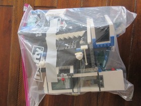 LEGO CITY POLICE STATION 7498 box manual DISCOUNT SHIPPING AVAILABLE PLEASE READ