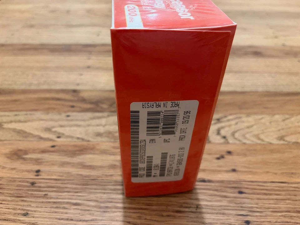 INTEL PENTIUM MMX 200 MHz Processor NEW + BOXED + SEALED. Vintage Intel Socket7 - Image 3 of 3