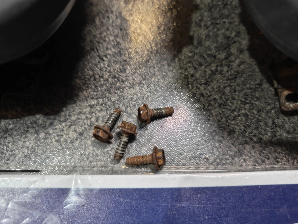 2001-2002 Subaru Forester Glass Fog Lights Lamps Grille Covers Pair Set Genuine - Image 4 of 4