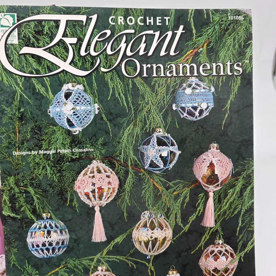 Livros com padrões de ornamentos de crochê: designs elegantes e pomanderes - Imagem 2 de 4