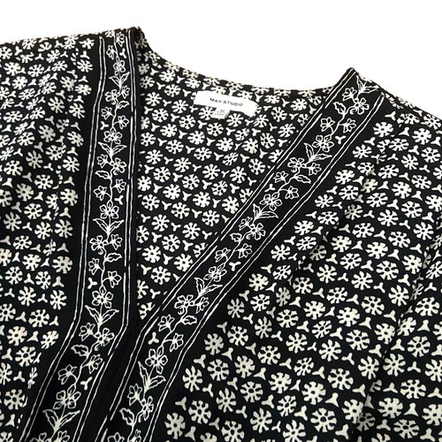 Blusa floral MAX STUDIO para mujer talla M blanca y negra manga larga cintura elástica - Imagen 6 de 11
