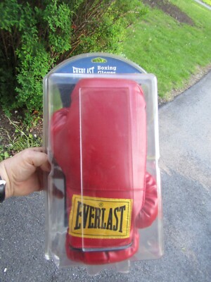 Everlast 14oz Laceless Boxing Gloves - Red (2964) New in box