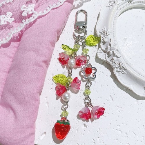 Sweet Strawberry Flower Charm Keychain Alloy Acrylic Fashionable Bag Accessory - Zdjęcie 7 z 8