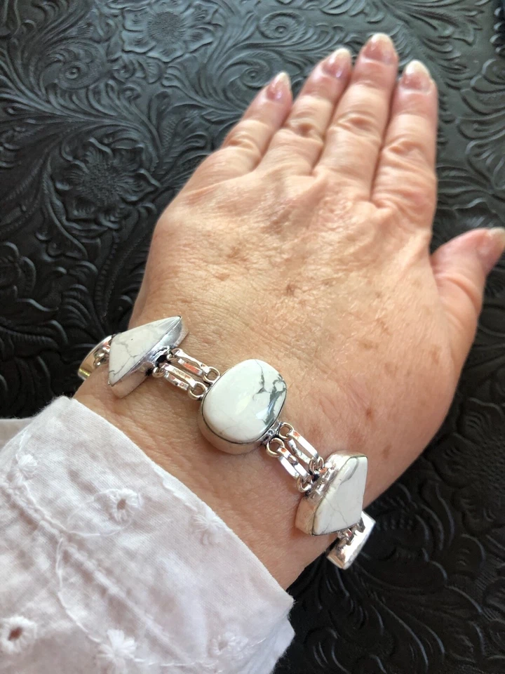 Artisan Southwest White Buffalo Howlite Pendant Bracelet fits wrist 6-7" - Image 2 of 3