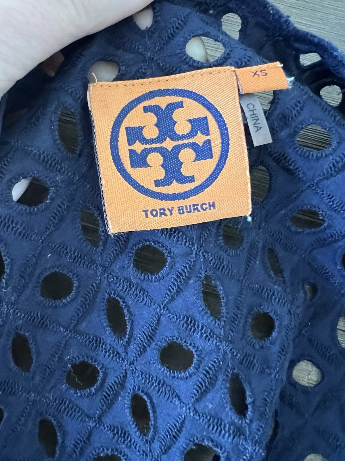 Tory Burch abito tunica blu navy con occhielli copricostume da bagno XS