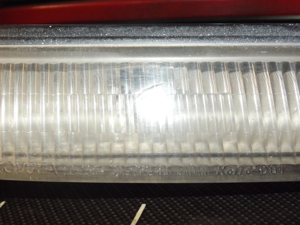 OEM 88-92 Toyota Corolla AE92 Coupe front passenger corner light 12-298 FR R DV7 - Image 2 of 4