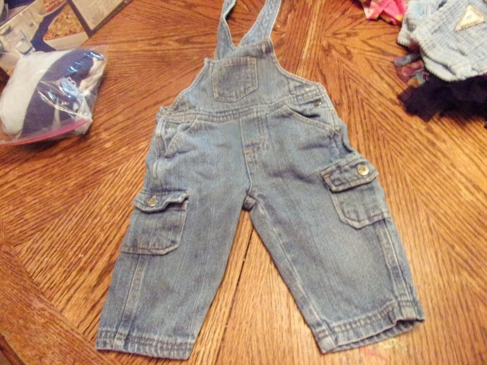 *INFANT BOY CALVIN KLEIN BIB OVERALLS 6-9 MONTHS 228+ - Image 2 of 4