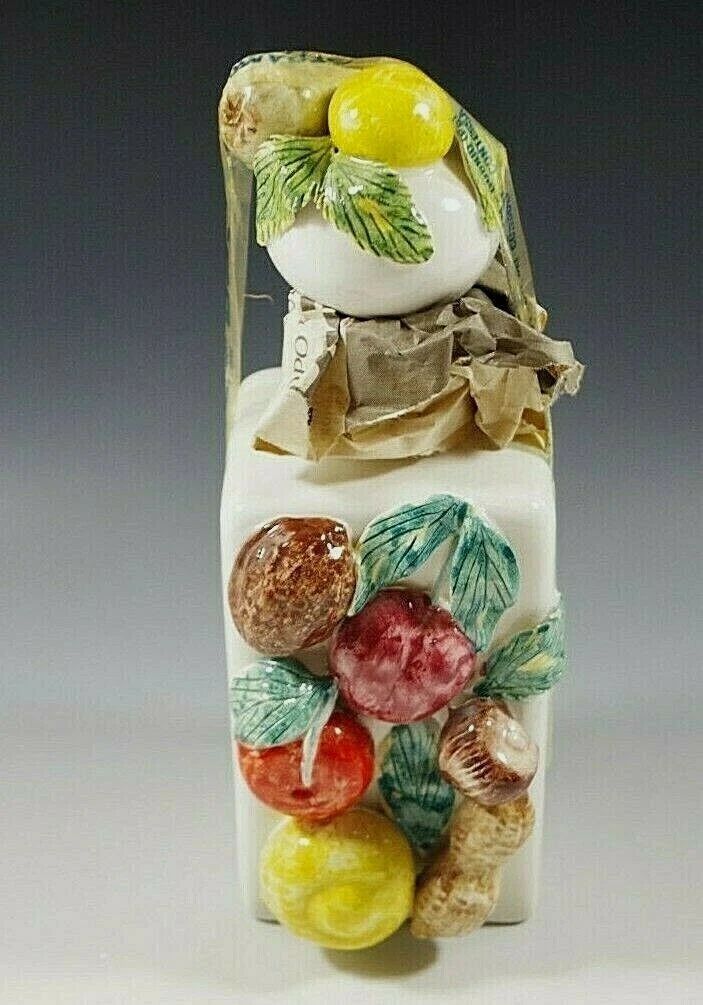 UMBRIA GUBBIO ITALY CERAMIC FIGURAL OIL OR VINEGAR BOTTLE TROMPE L'OEIL VTG #10
