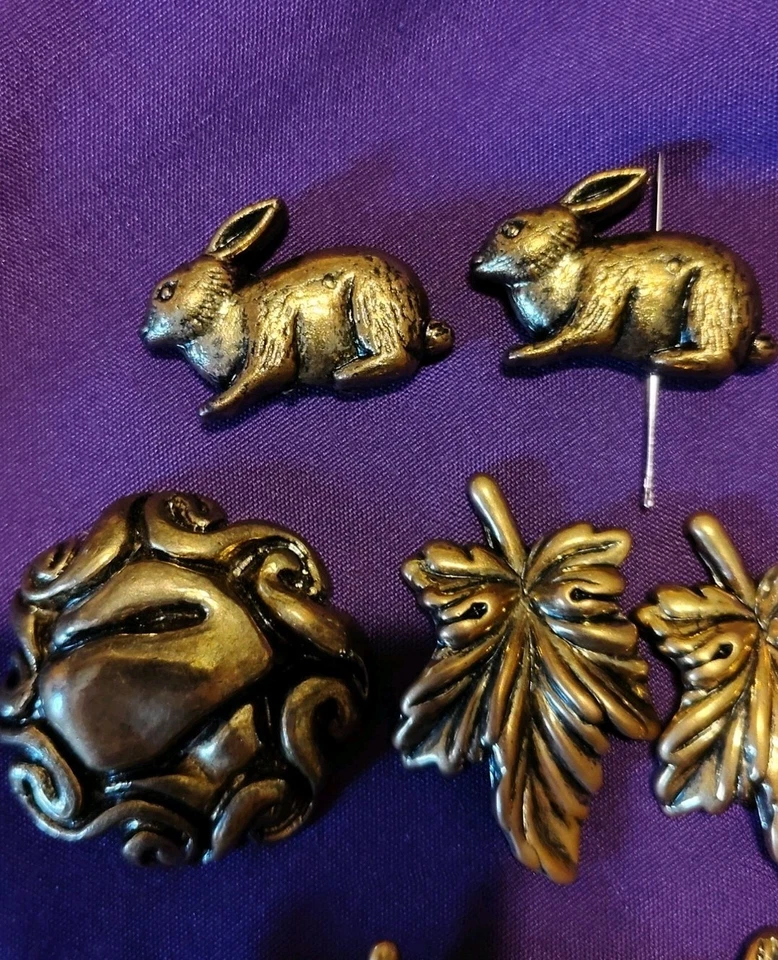 Vintage Brass-Plated Plastic Craft Lot Floral And Fruit Pendants Hat Pin Rabbits - Image 4 of 4