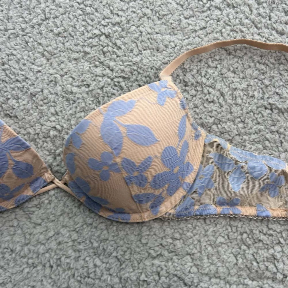 Sujetador Gap Body 36A Plunge Favorite Demi Plundge Foto 4 de 4