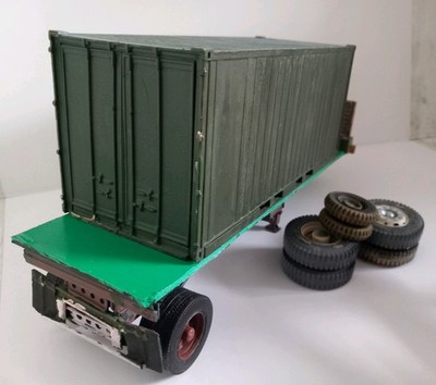 container anhänger lkw Fruehauf ?  Pritschenanhänger 1:25 / Modellbausatz, ( gebaut ) 