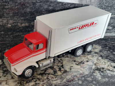 11th Edition Carlos R. Leffler Lubes Motor Oils Kenworth Tandem Box WINROSS 1:32