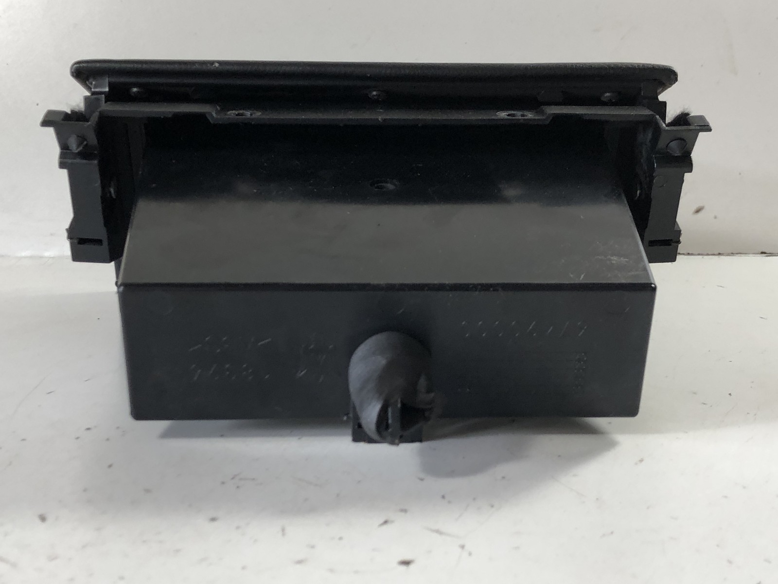 03-13 Maserati Quattroporte M139 Dashboard Center CD Player Cover Black OEM 09 