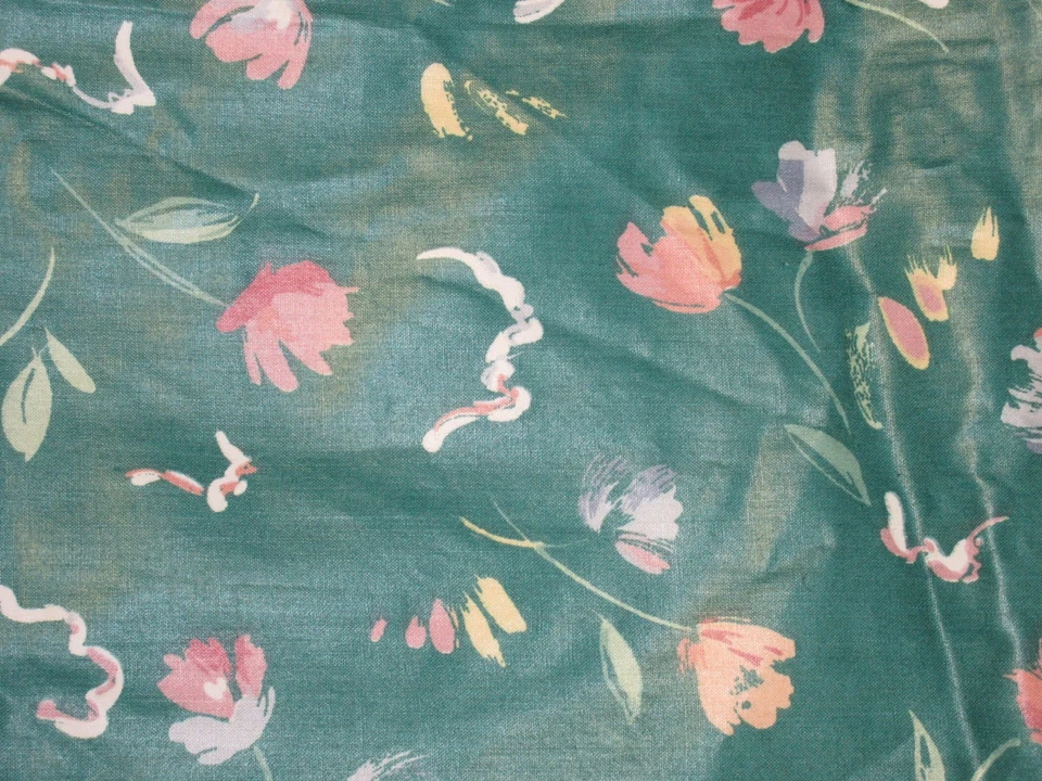 2 1/3 码 1988 年内饰织物 Stanley King Studio Dupont Teflon 绿色花卉 — 第 2/2 张图片