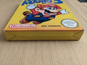 Super Mario Bros 3 NES Nintendo Boxed With Manual + Sleeve + Case Protector