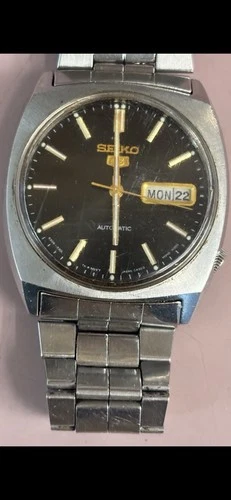 Vintage Seiko 6309-8610 men's automatic watch date day As-Is Scratched, Small
